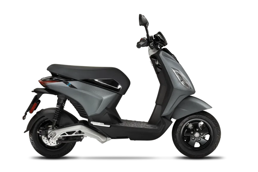 De Piaggio 1+ is scherp geprijsd leverbaar bij de enige officiële Piaggio dealer van Alphen aan den Rijn; Van der Louw tweewielers.