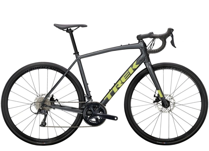 De Trek Domane AL 3 Disc gen 3 is scherp geprijsd leverbaar bij de enige officiële Trek Premium dealer van Alphen aan den Rijn; Van der Louw tweewielers.