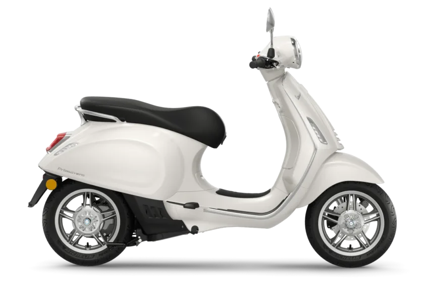 De Vespa Elettrica is scherp geprijsd leverbaar bij de enige officiële Vespa dealer van Alphen aan den Rijn; Van der Louw tweewielers.